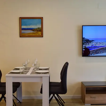Apartment In Next To The For Families,wifi